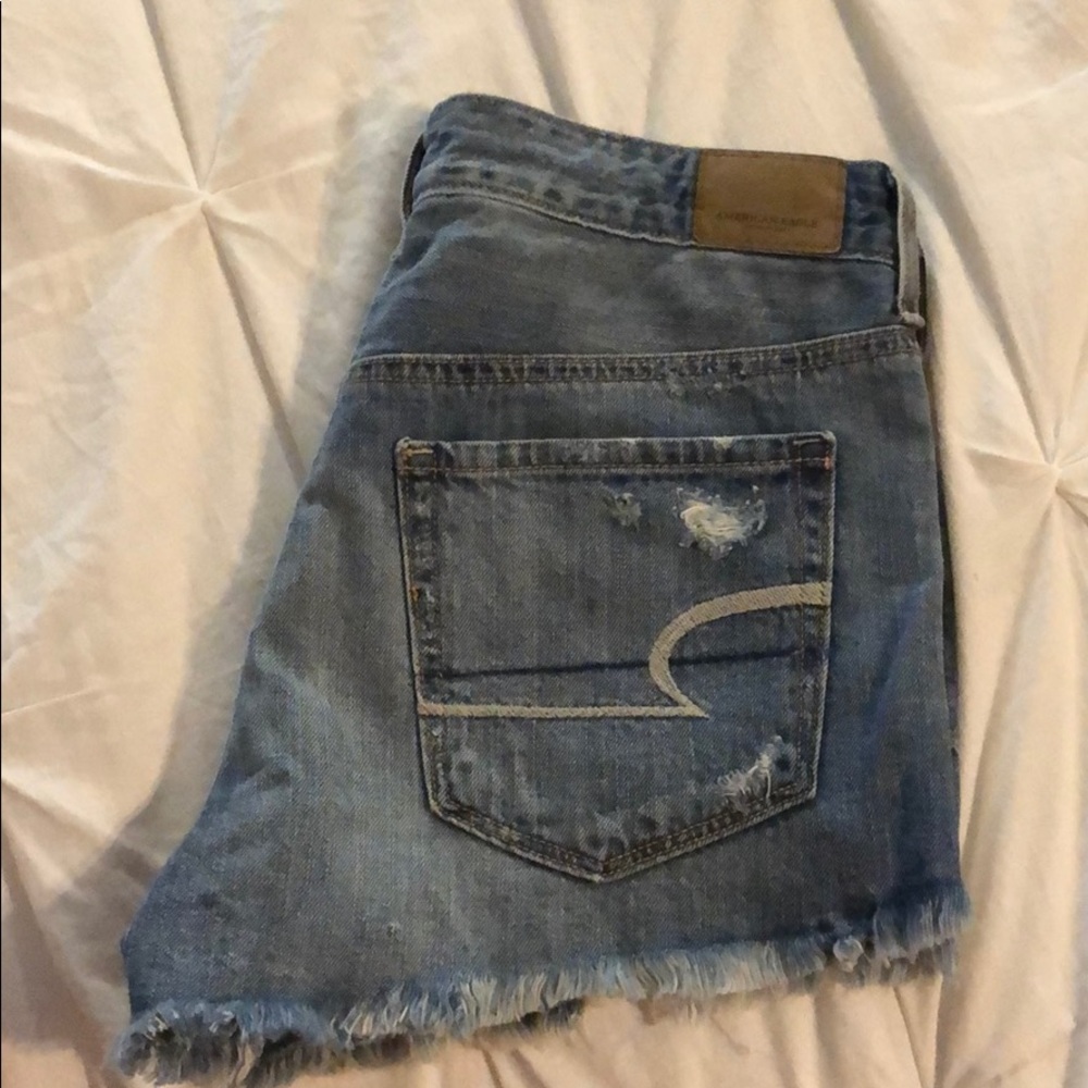 American Eagle Outfitter Hi-rise shorts - Picture 3 of 8